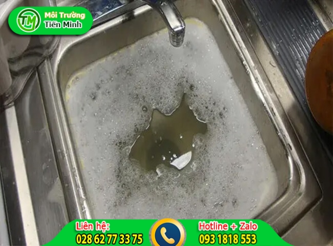 Bồn rửa ch&eacute;n bị nghẹt g&acirc;y ra nhiều phiền to&aacute;i