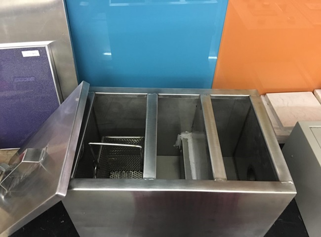 bể t&aacute;ch mỡ inox