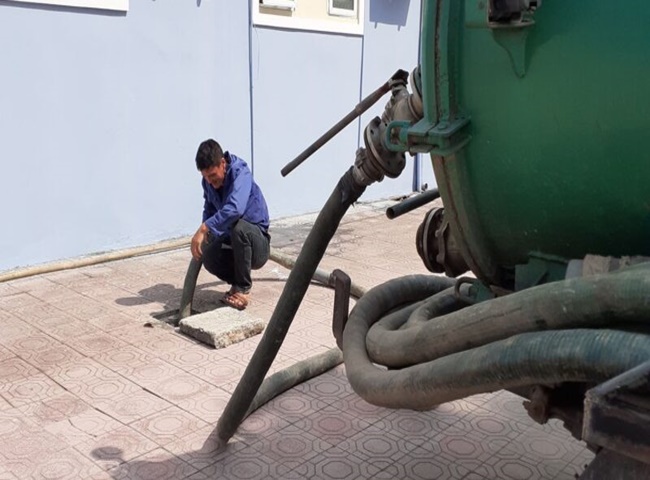 m&aacute;y h&uacute;t hố ga