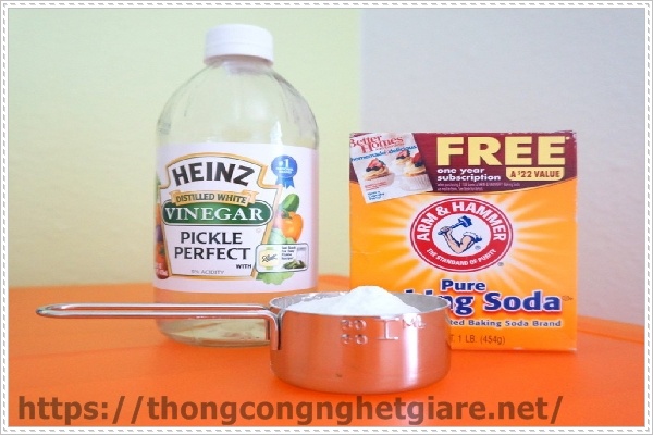 Th&ocirc;ng tắc lavabo bằng baking soda v&agrave; giấm