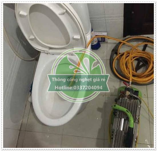 C&aacute;ch khắc phục bồn cầu tho&aacute;t nước chậm
