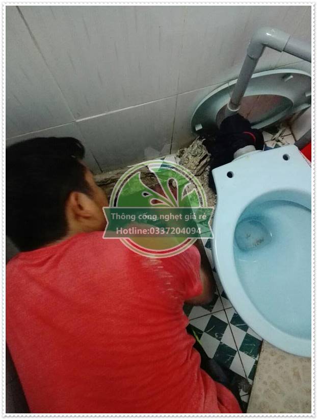 Toilet bị nghẹt phải l&agrave;m sao